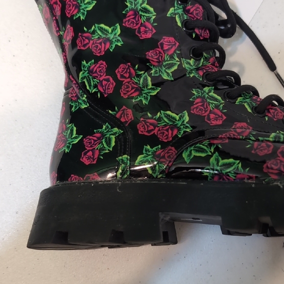 Betsey Johnson Black Johnny Tin Can Rose Combat Boots 3" Heels Size 10 - Picture 9 of 9